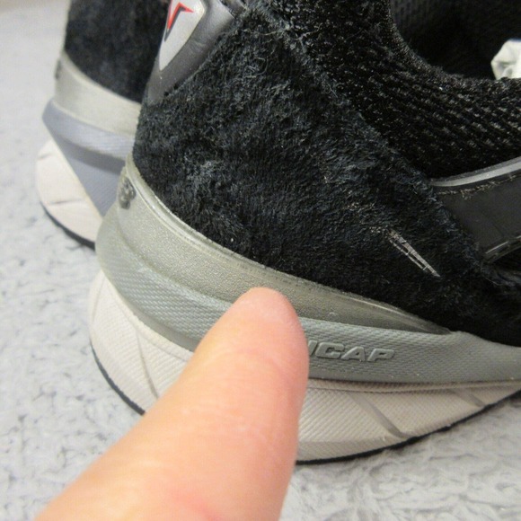 New Balance Womens 990v5 Sneaker Shoes size 9.5 B Black Suede w990bk5 - Picture 2 of 12